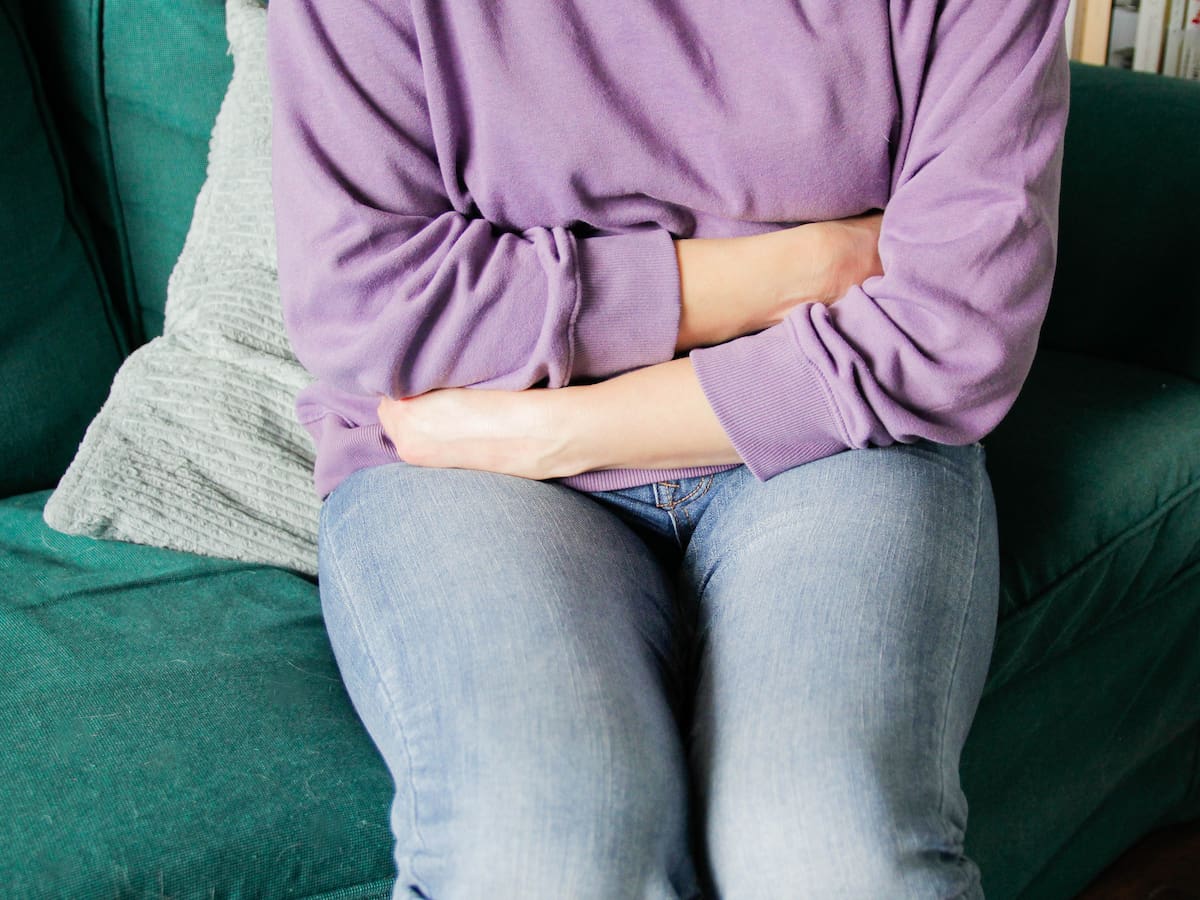 Afecta al 28% de la población en Chile: cómo detectar a tiempo el colon irritable según expertos