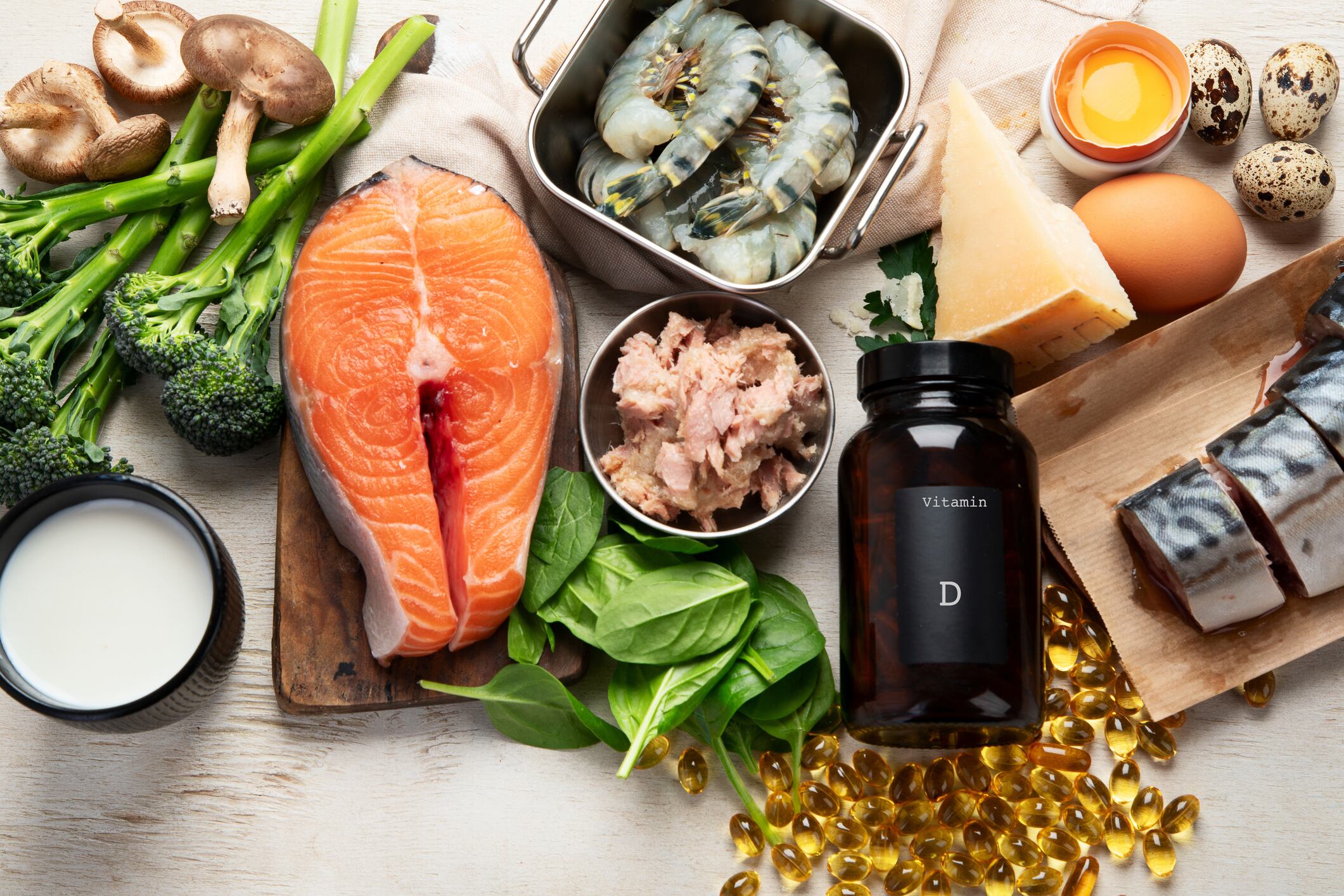 Esta es la vitamina que causa dolor de huesos y fatiga si la tienes baja, según especialistas de salud