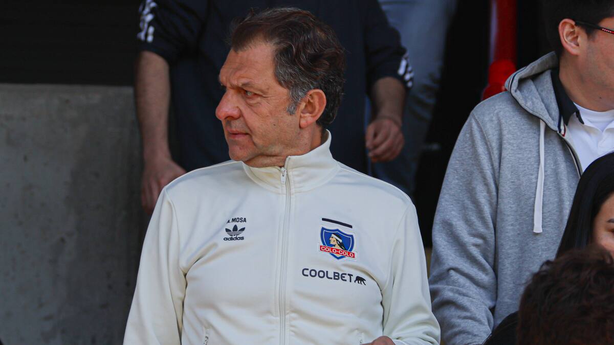 Aníbal Mosa descarta la salida de Jorge Almirón, pero le deja un aviso al plantel de Colo Colo tras la eliminación en Copa Chile
