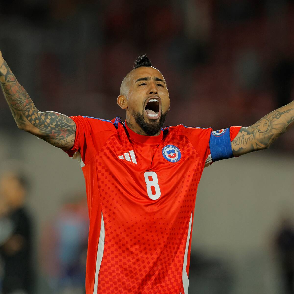 La ovación a Arturo Vidal tras ser sustituido ante Venezuela