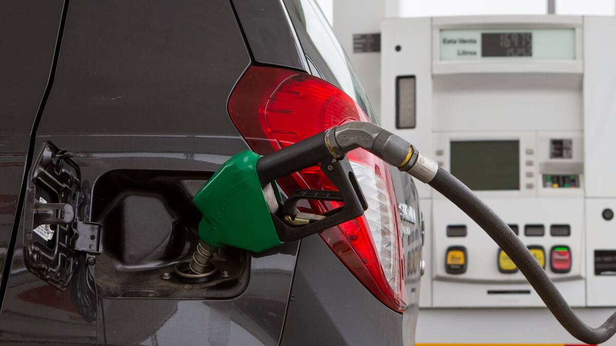 Enap informa cambios en precios de los combustibles desde este jueves 12 de febrero: bencinas suben y diésel baja