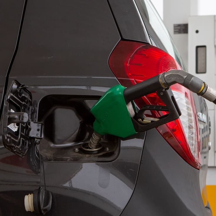 Enap informa cambios en precios de los combustibles desde este jueves 12 de febrero: bencinas suben y diésel baja
