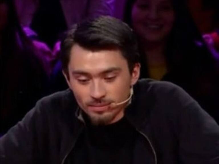 Nicolás Gavilán fue Trending Topic por seguir tomando popular cerveza