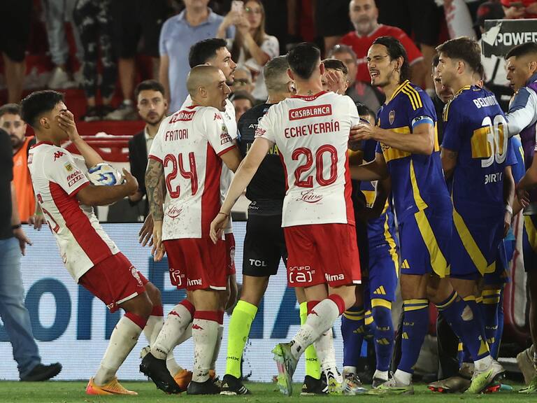 En un duelo caliente, el Huracán de Echeverría y Alarcón no puede con Boca Juniors y pierde la chance de ser líder en Argentina