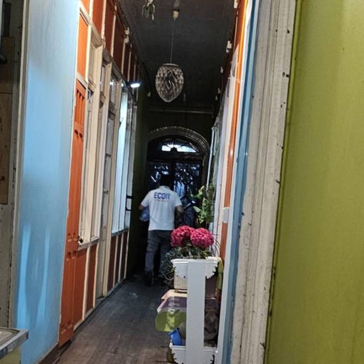 Encuentran dos personas muertas y maniatadas al interior de un cité en Santiago