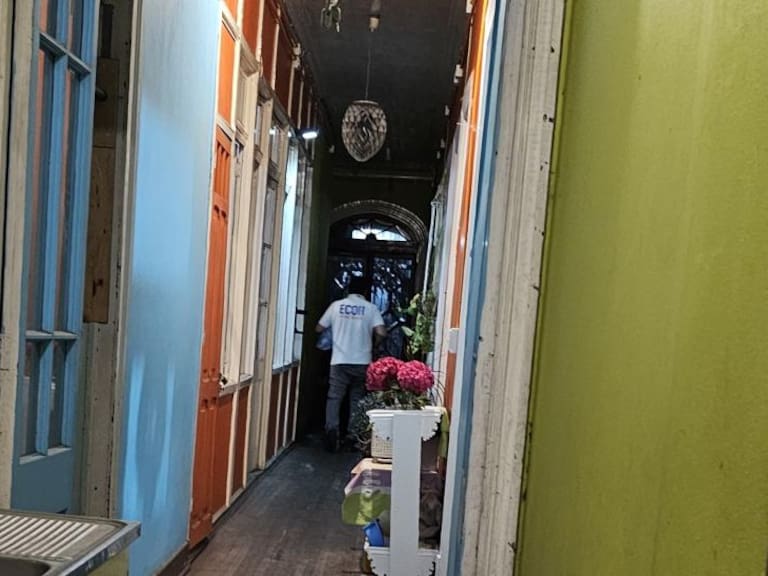 Encuentran dos personas muertas y maniatadas al interior de un cité en Santiago