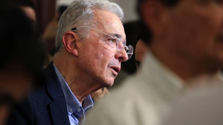 Tribunal de Colombia revoca condena contra expresidente Álvaro Uribe: había sido condenado a 12 años de prisión por soborno y fraude