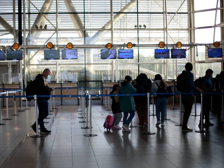 28 de mayo del 2021/SantiagoEn el aeropuerto de Arturo Merino Benitez se comienza a ultilizar el Pase de Movilidad
FOTO: KARIN POZO/AGENCIAUNO