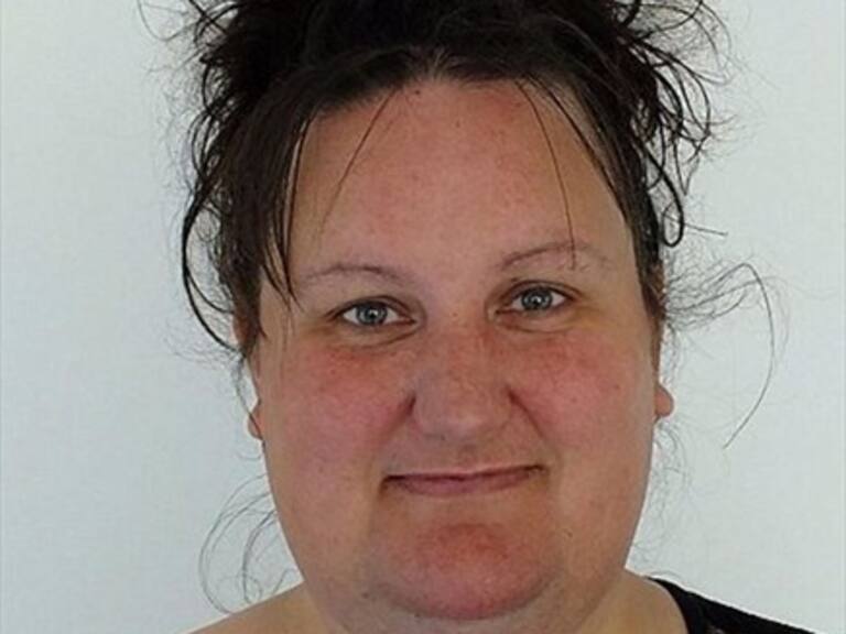 Mujer inglesa perdió más de 80 kilos y ahora es modelo