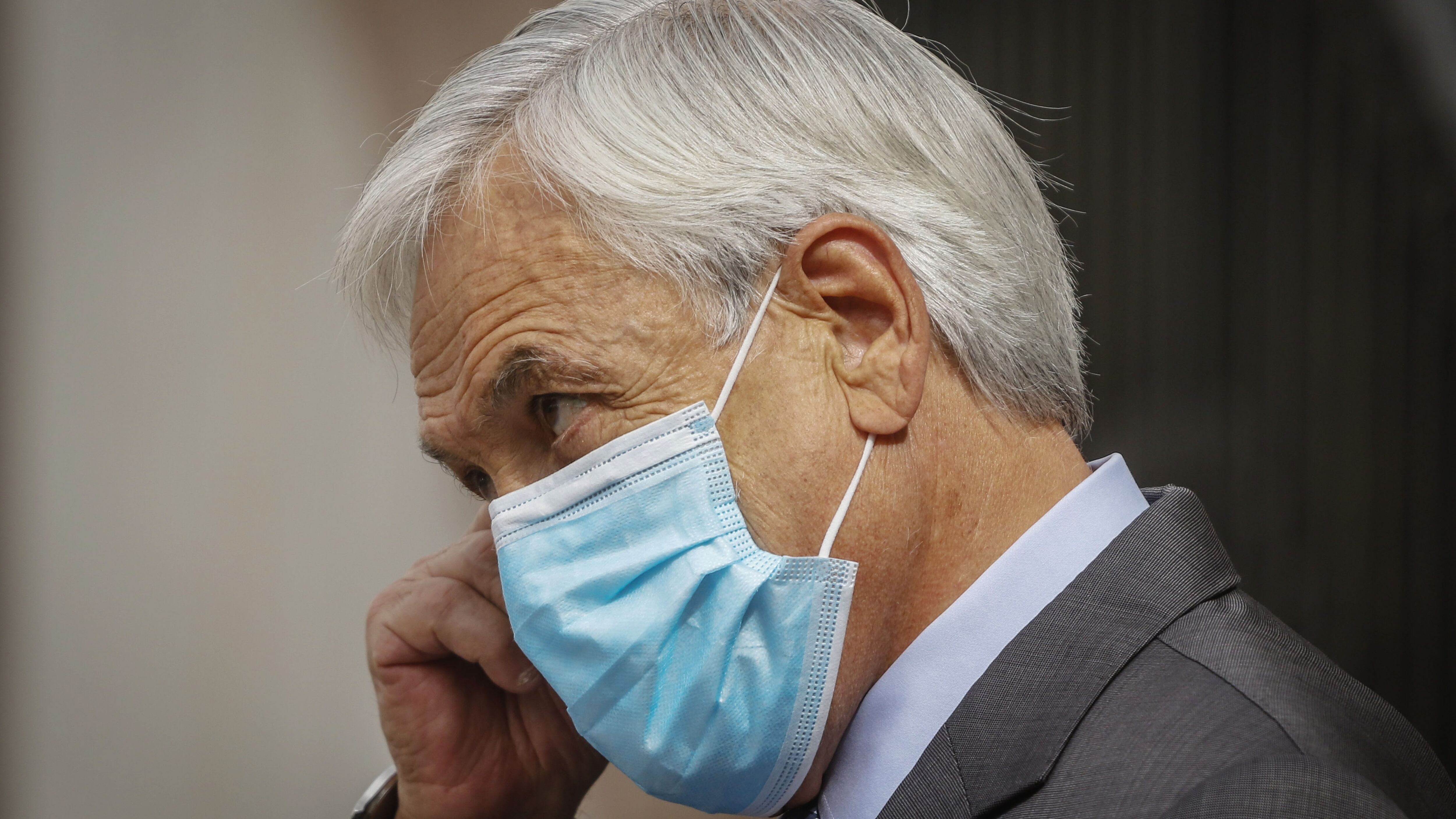 26 de febrero del 2021/SANTIAGOEl Presidente de la Republica, Sebastián Piñera, se dispone a  realizar un punto de prensa, en el patio de Los Naranjos, del Palacio de La Moneda, tras la reunión con los distintos poderes del estado, donde abordaron la crisis en la Araucanía. 
FOTO: SEBASTIAN BELTRAN GAETE/AGENCIAUNO