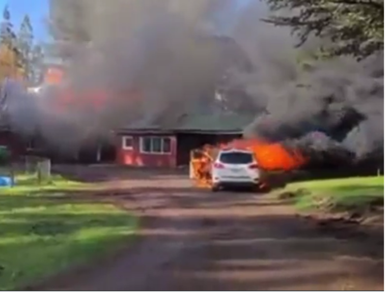 Ataque incendiario en Galvarino deja quemada una casa y maquinaria de propiedad de Juan Sutil