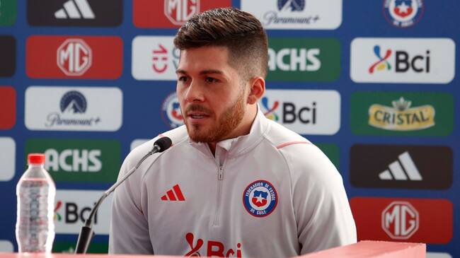 Felipe Méndez apunta alto en La Roja tras su primer año en Rusia: "Debo ganarme un lugar"