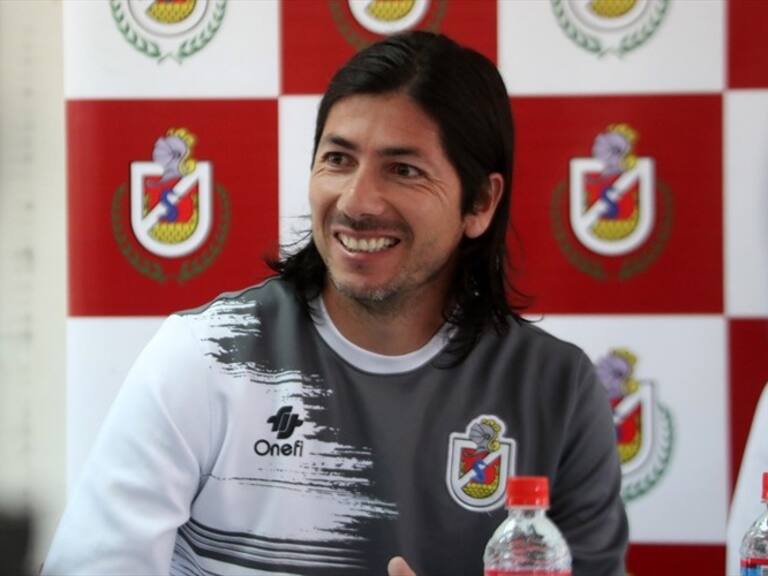 Jaime Valdés estrenó polera para celebrar la victoria de Deportes La Serena