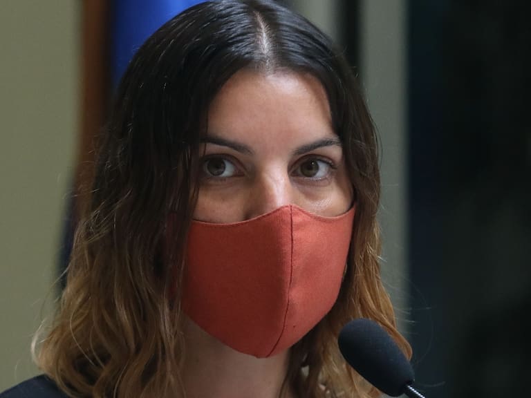 Diputada Maite Orsini responde a críticas tras dichos sobre Bomberos