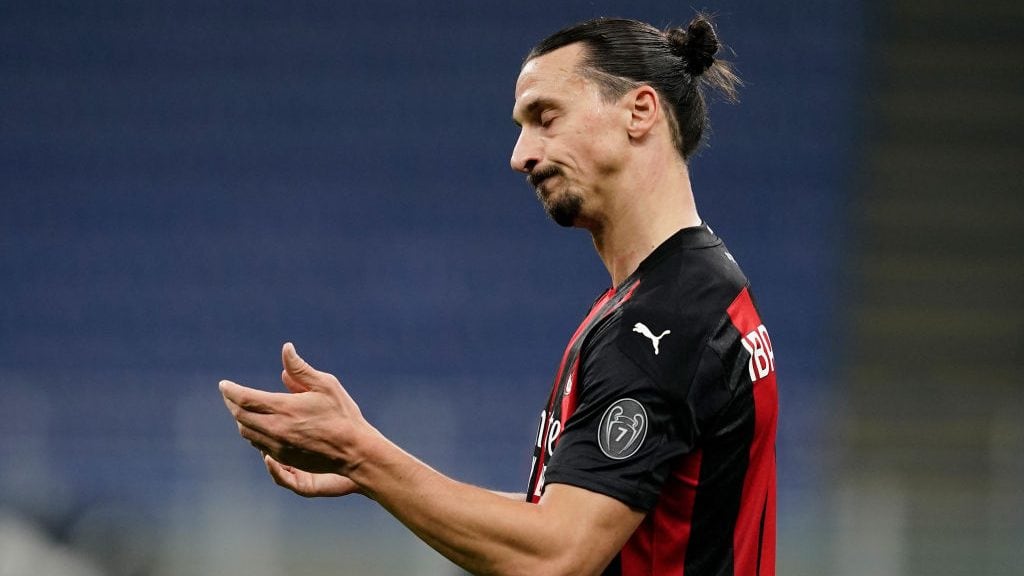 , ITALY - NOVEMBER 8: Zlatan Ibrahimovic of AC Milan  during the Italian Serie A   match between AC Milan v Hellas Verona on November 8, 2020 (Photo by Mattia Ozbot/Soccrates/Getty Images)