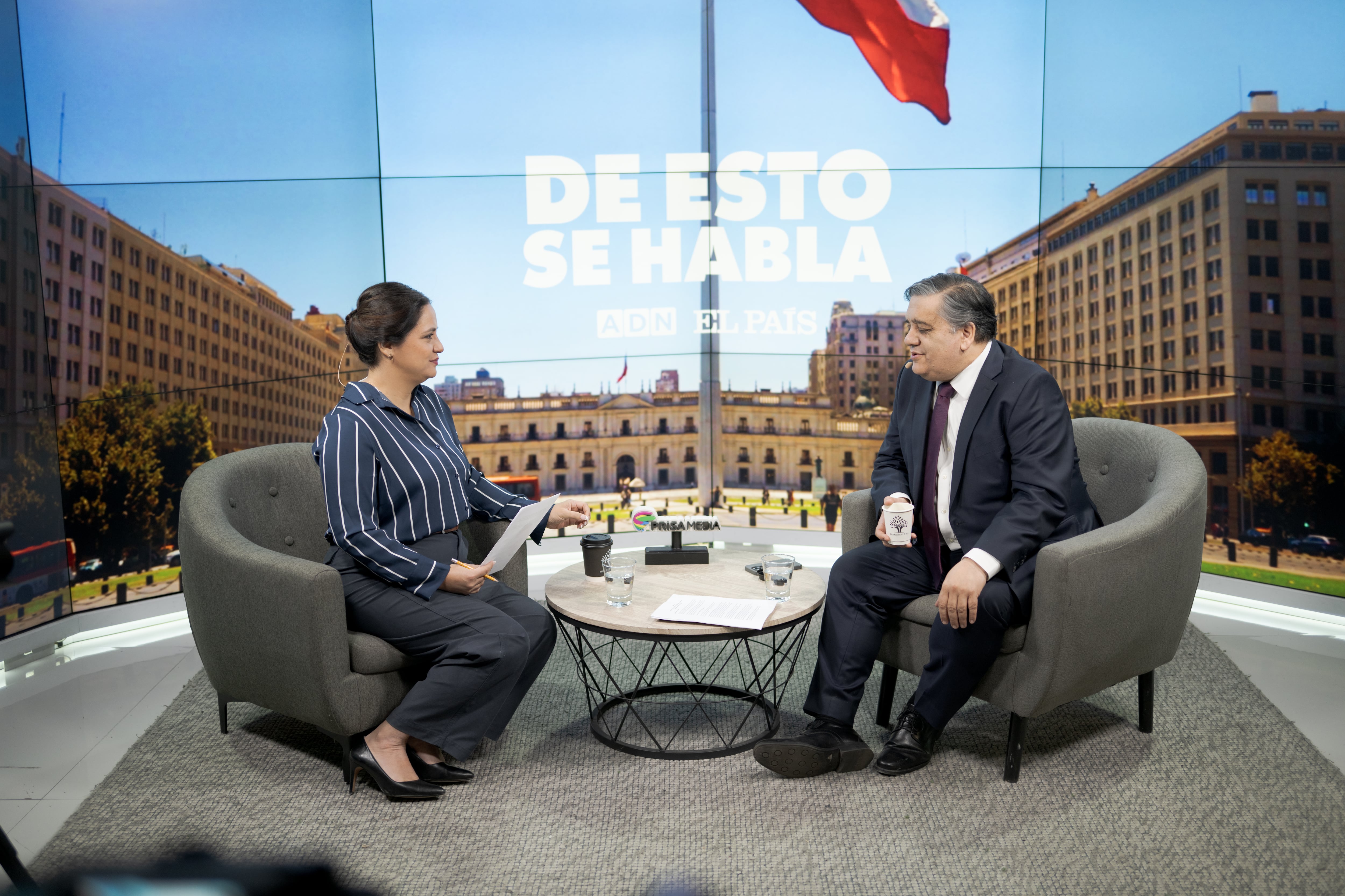 Rocío Montes (El País), David Bravo (Director Centro UC de Encuestas y Estudios Longitudinales)