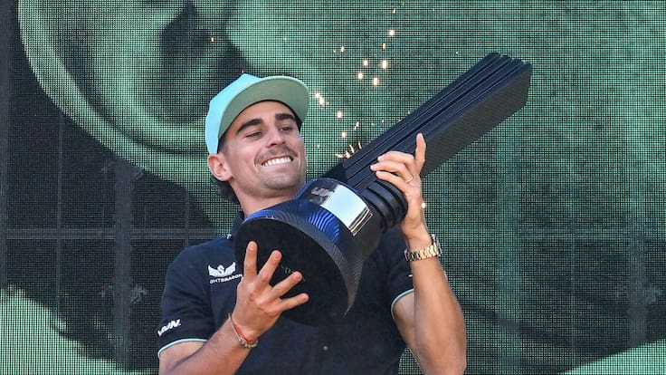 Joaquín Niemann cierra una brillante actuación en Adelaida y conquista su tercer título en el LIV Golf