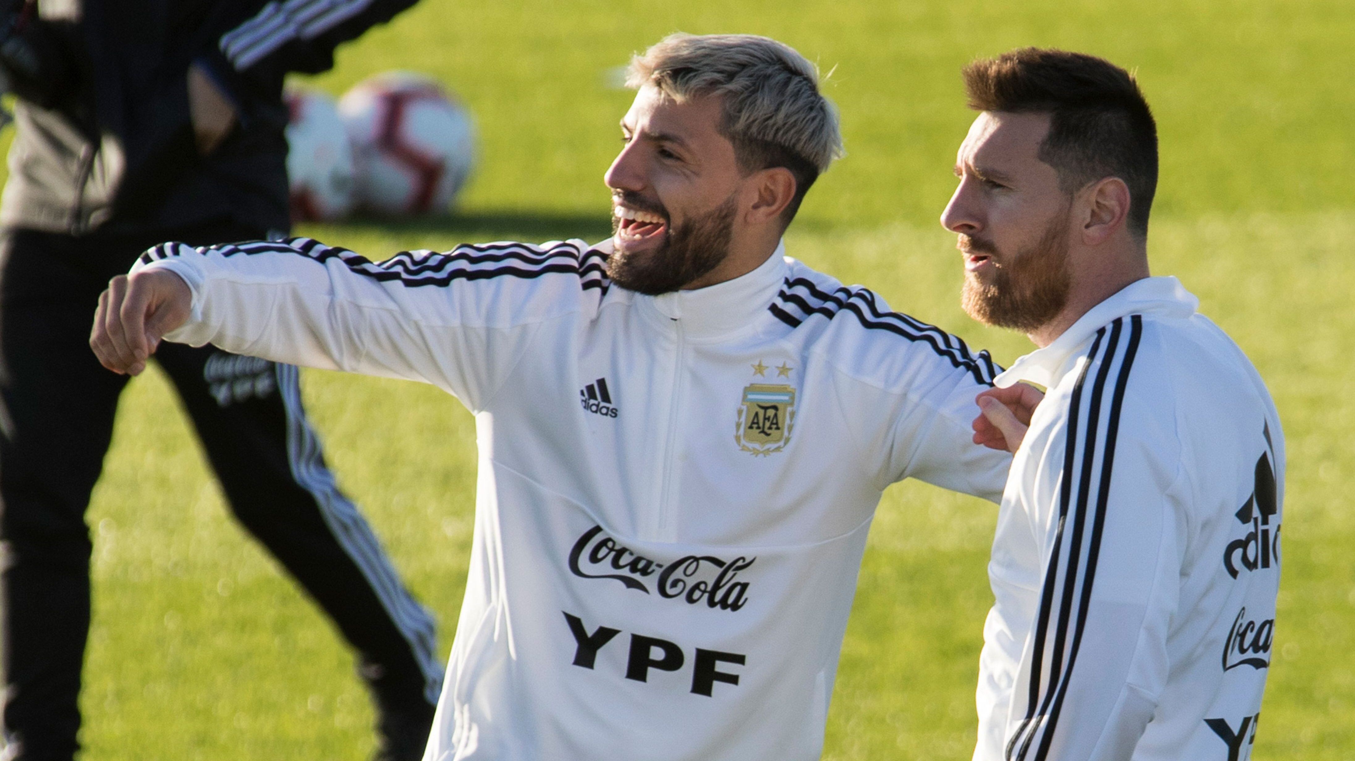 Argentina´s forwards Sergio Aguero (L) and Lionel Messi (R) attend a training session at Ciudad Deportiva Antonio Asensio in Palma de Mallorca on November 12, 2019. (Photo by JAIME REINA / AFP) (Photo by JAIME REINA/AFP via Getty Images)