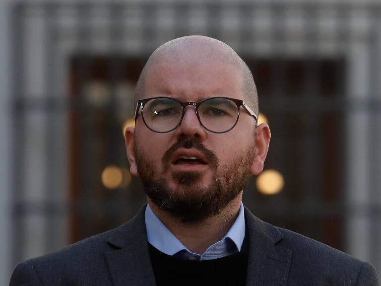 Giorgio Jackson definió como "complicado" que Cecilia Pérez sea directora de Azul Azul