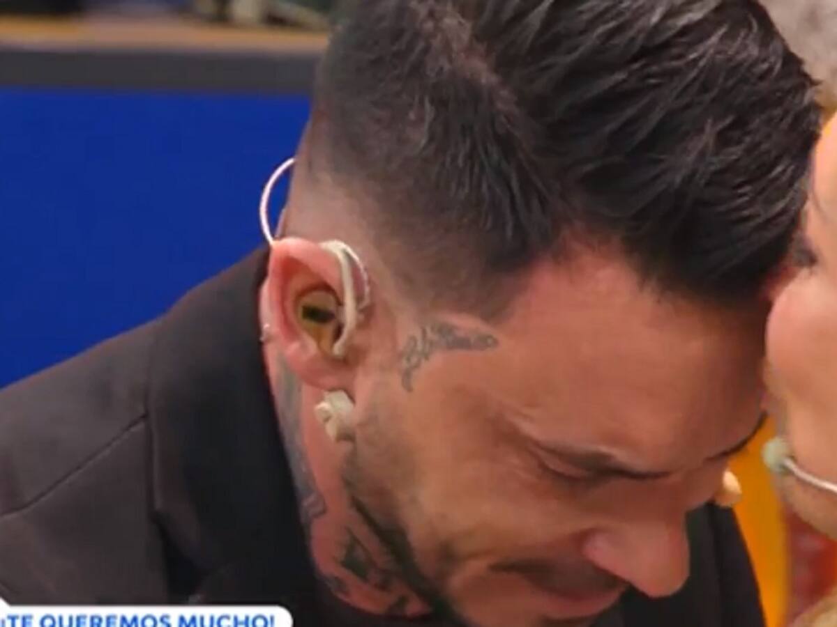 No pudo ni hablar: Mauricio Pinilla generó embarazoso momento en despedida de Karen Doggenweiler