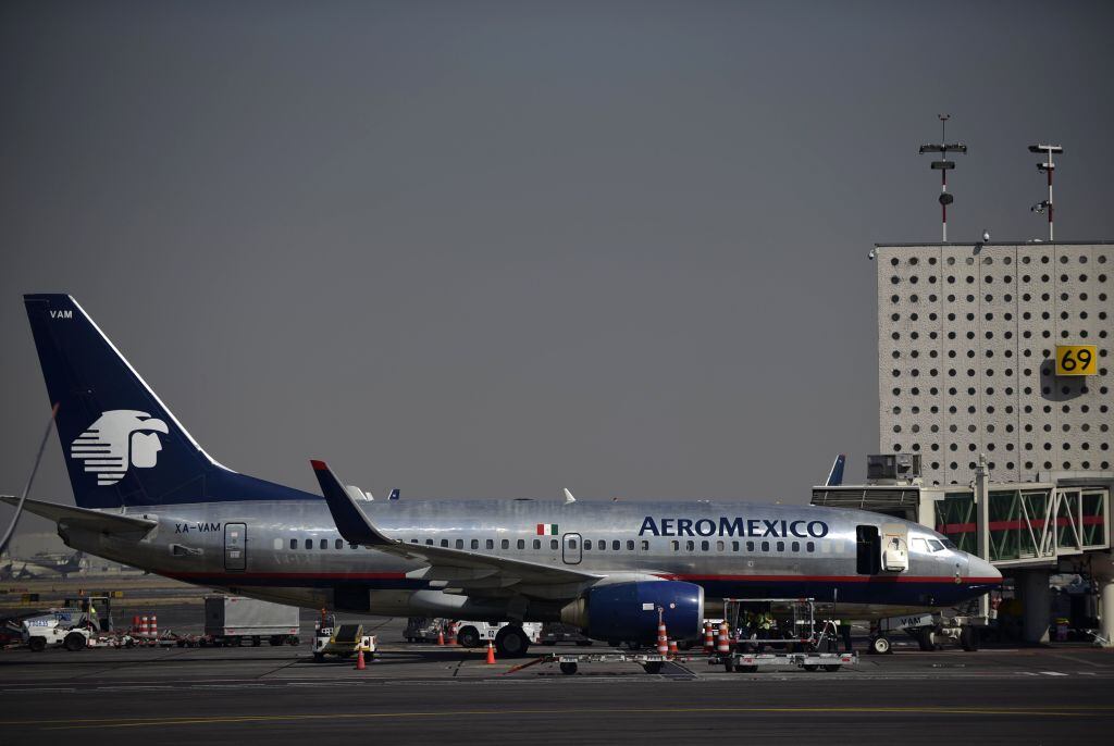 Un avión de Aeroméxico detenido en un aeropuerto