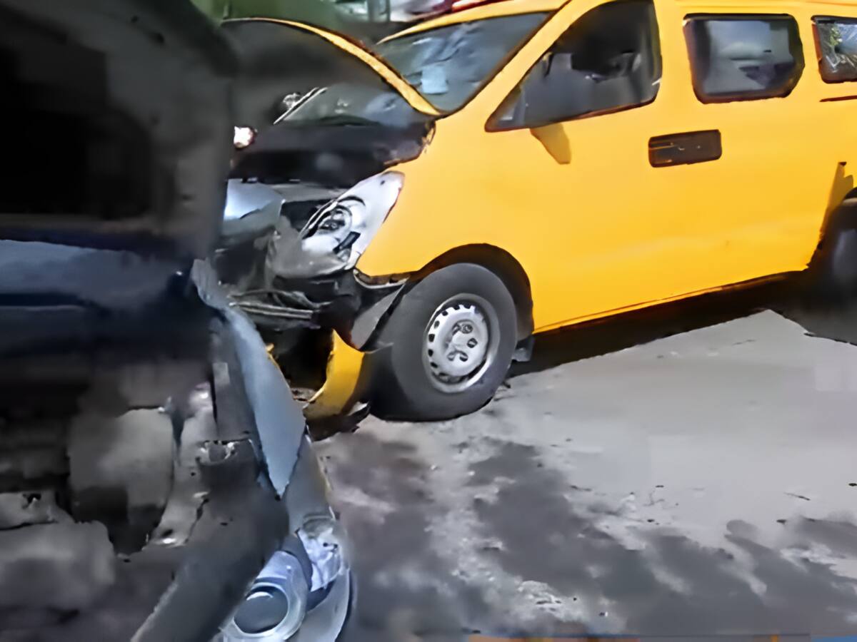 Doce niñas resultan con lesiones tras nuevo choque de furgón escolar en Recoleta