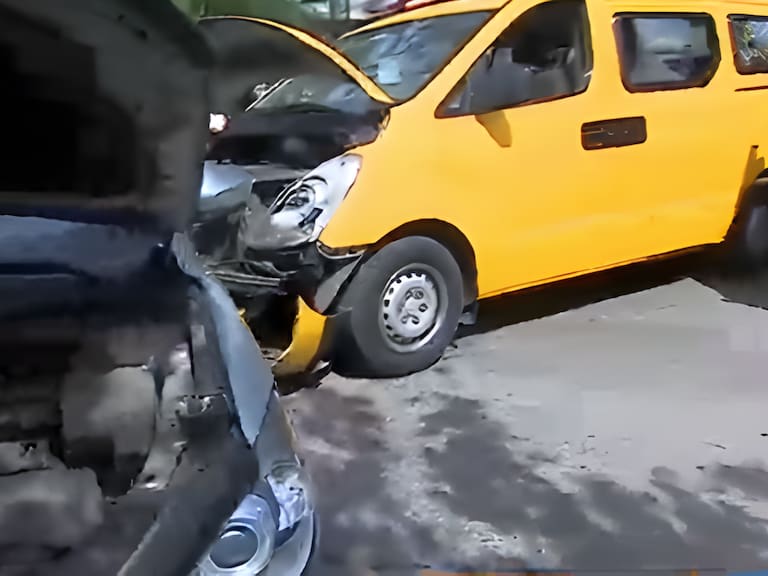 Nuevo choque de furgón escolar en Recoleta