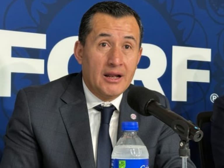 Enrique Osses deja importante cargo en el fútbol centroamericano: su futuro está en duda