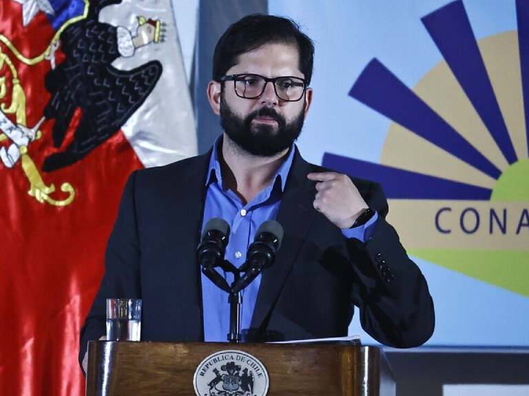«Dijimos que no, dijimos Rechazo»: hombre que interrupió al Presidente Boric defiende su postura