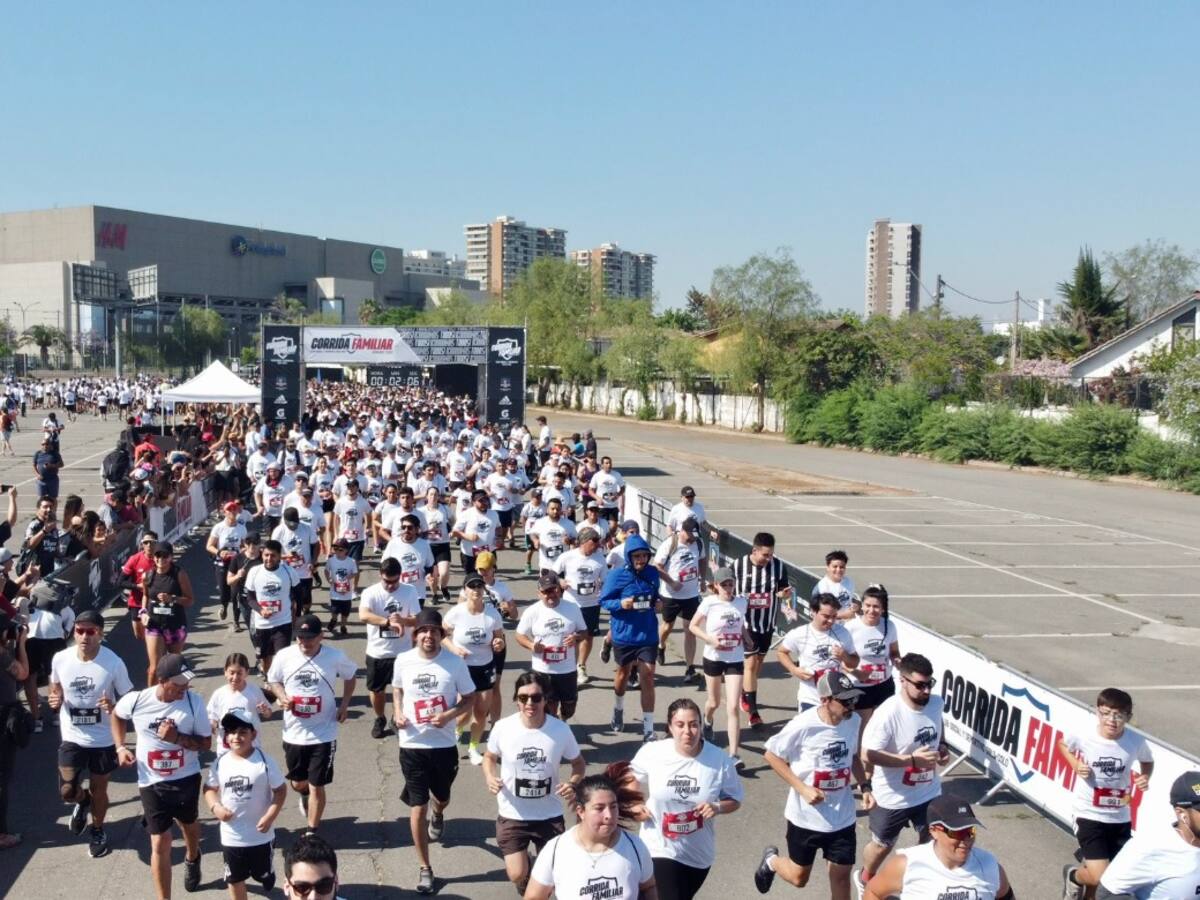 Más de 3 mil personas participaron de la primera Corrida Familiar del Club Social y Deportivo Colo Colo