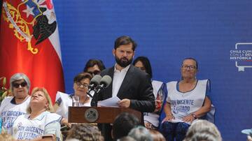 “No se les ha hecho suficiente justicia”: Presidente Boric promulga ley para saldar deuda histórica docente