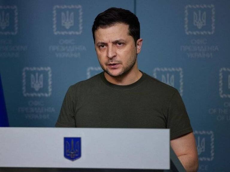 KYIV, UKRAINE - FEBRUARY 28: (----EDITORIAL USE ONLY â MANDATORY CREDIT - "PRESIDENCY OF UKRAINE/ HANDOUT" - NO MARKETING NO ADVERTISING CAMPAIGNS - DISTRIBUTED AS A SERVICE TO CLIENTS----) Ukrainian President Volodymyr Zelensky makes a speech in Kyiv, Ukraine on February 28, 2022. (Photo by Presidency of Ukraine / Handout/Anadolu Agency via Getty Images)