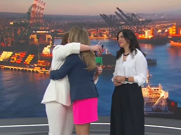 La despidieron en vivo y se emocionó hasta las lágrimas: querida periodista de TVN confirma salida del canal