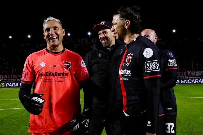El reconocido exfutbolista que desea dirigir a Palestino y que tuvo propuestas de dos clubes chilenos: “Ojalá se me dé”