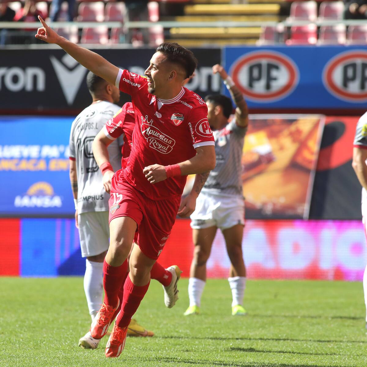 Uno de los mejores goles del año en el fútbol chileno instala a Ñublense en la parte alta de la Liga de Primera