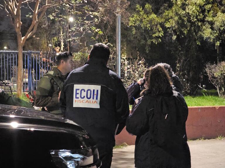 Hombre de 23 años muere en extrañas circunstancias en Peñalolén: fue dejado baleado en el Hospital Luis Tisné