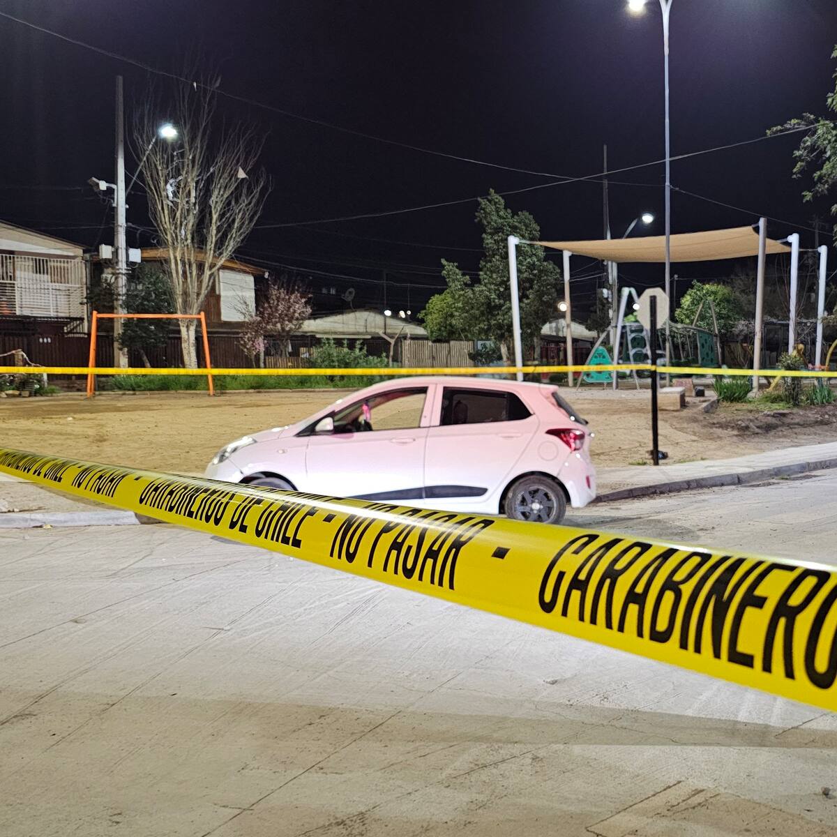 Balacera frente a iglesia evangélica deja cuatro personas heridas en Colina: investigan fallida venta de celular robado