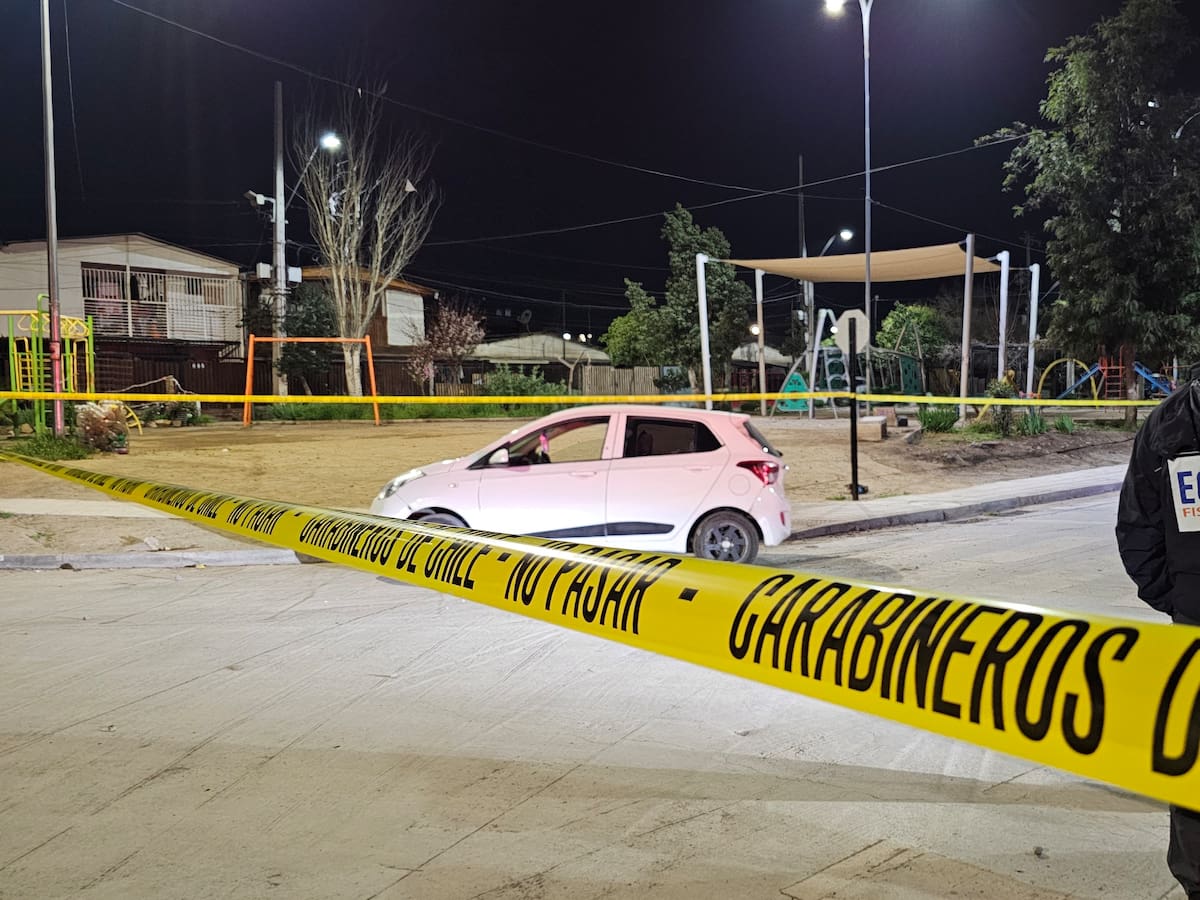 Balacera frente a iglesia evangélica deja cuatro personas heridas en Colina: investigan fallida venta de celular robado