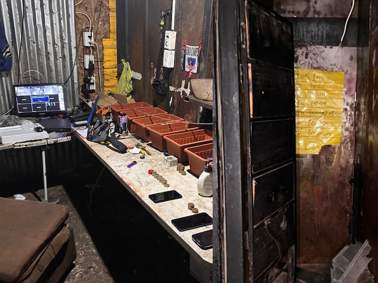 Demuelen “minimarket de la droga” en Pudahuel tras reapertura: tenía pago con tarjeta y lista de precios