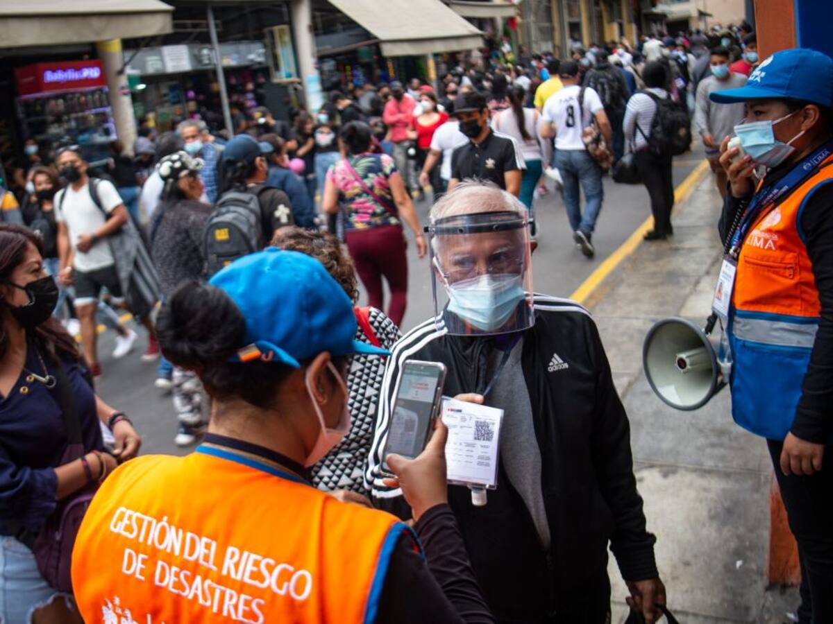 Perú establece el uso de un certificado de vacunación para desplazarse en espacios públicos