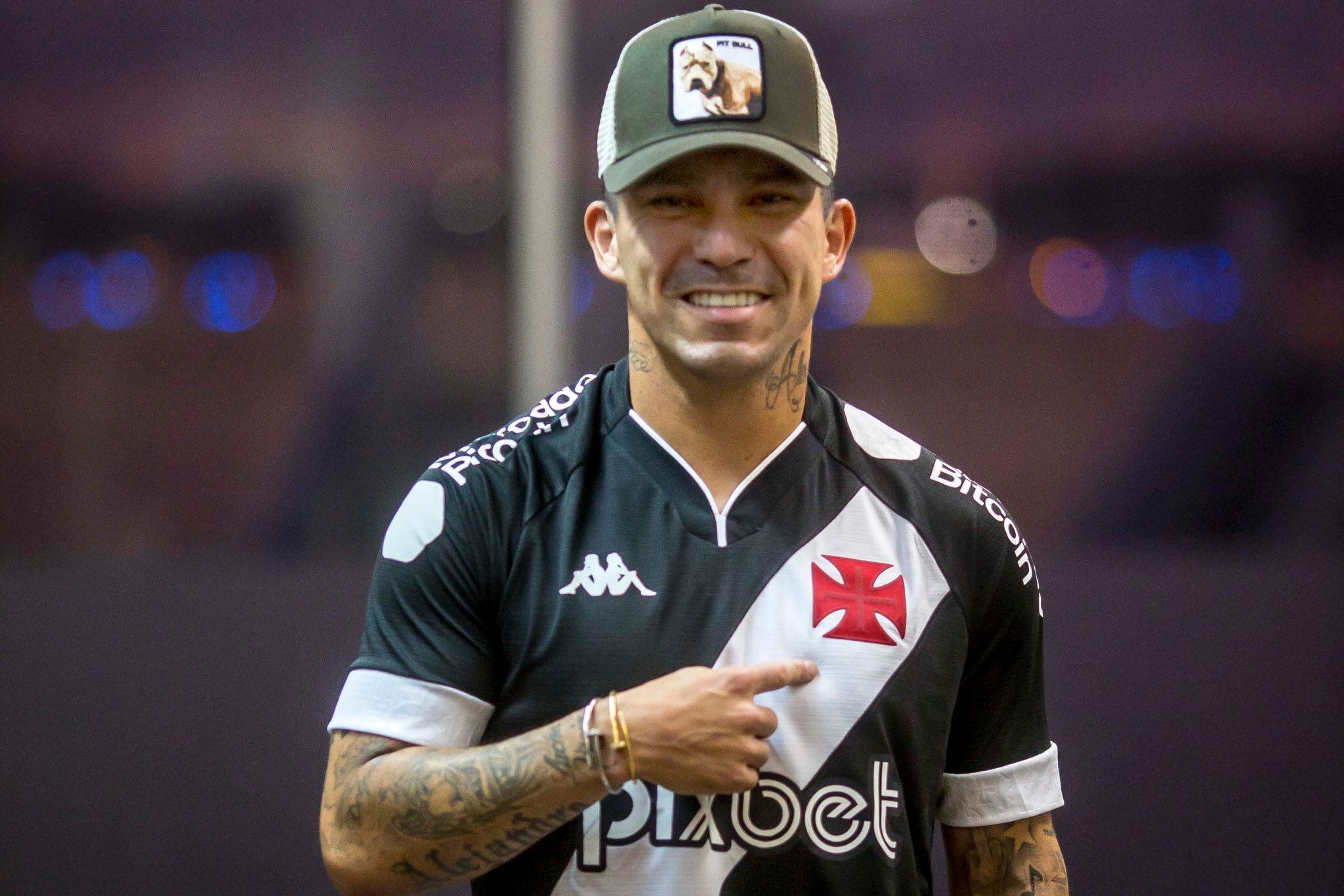 Volverá a jugar en Sudamérica: Gary Medel llega a Brasil para concretar su fichaje en el Vasco da Gama