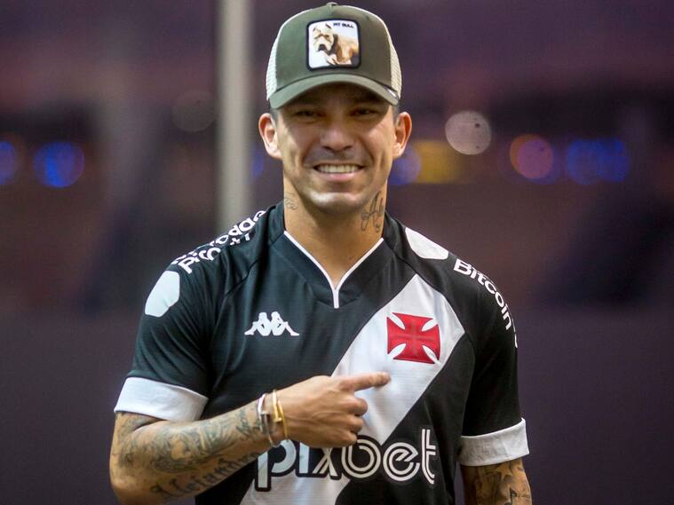 Volverá a jugar en Sudamérica: Gary Medel llega a Brasil para concretar su fichaje en el Vasco da Gama
