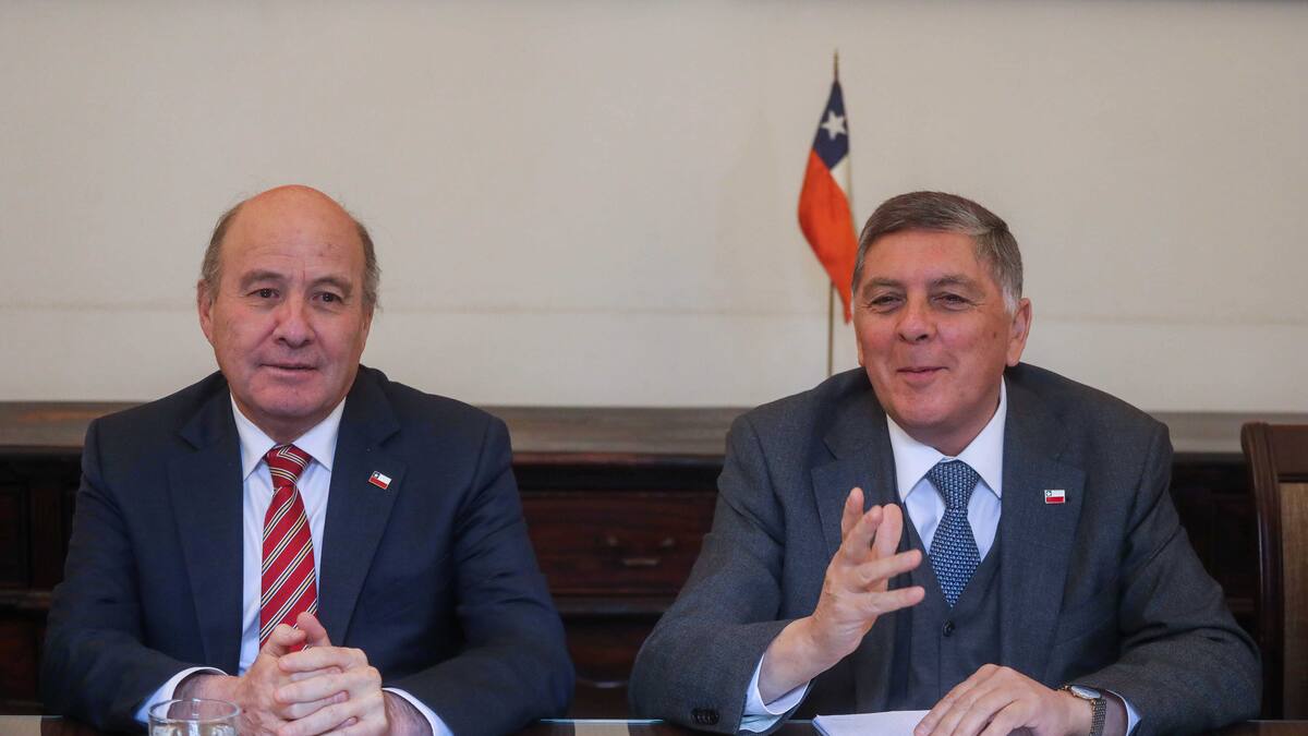Tras descoordinación con Interior: Alvarado asegura que en el Gobierno “seguimos trabajando sin problemas”
