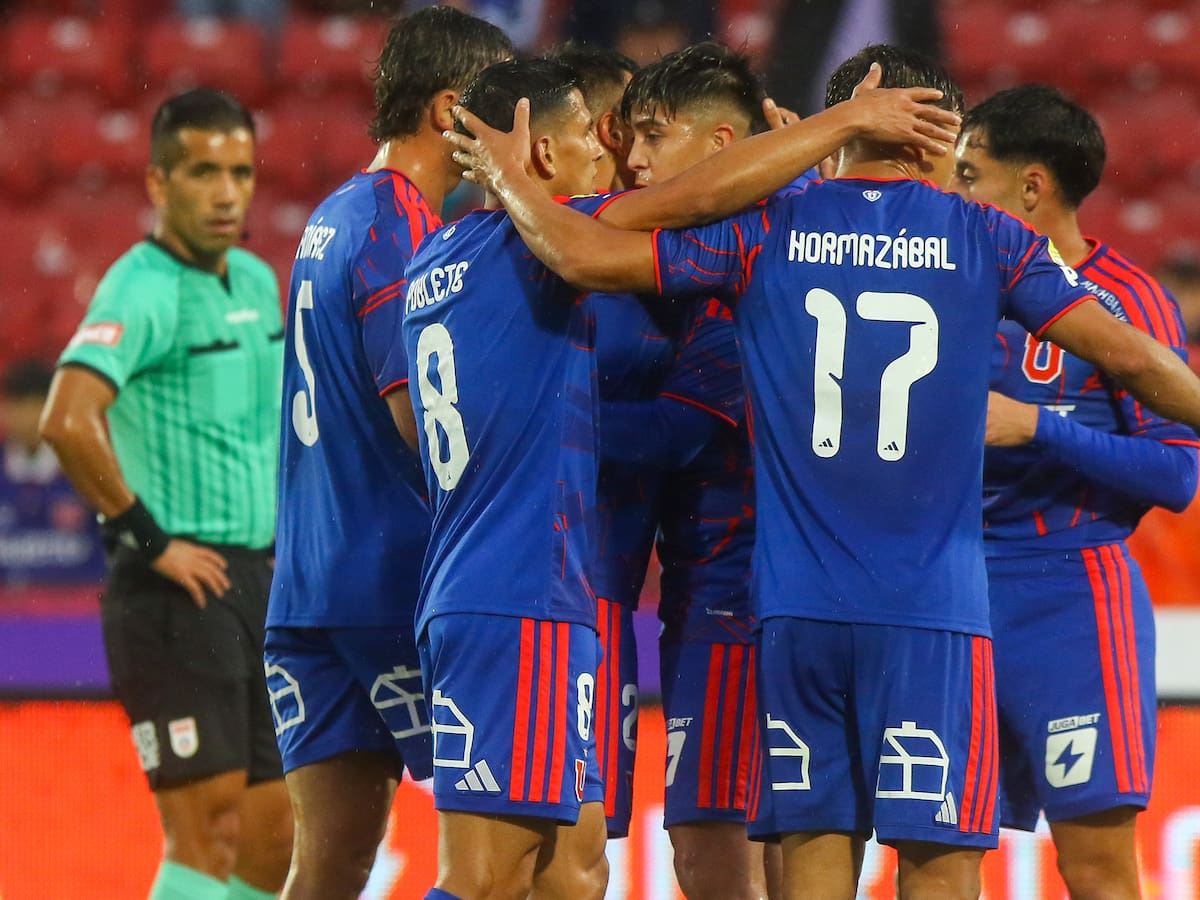 Duro golpe para la U: defensa sufre desgarro y se perdería parte clave de la temporada