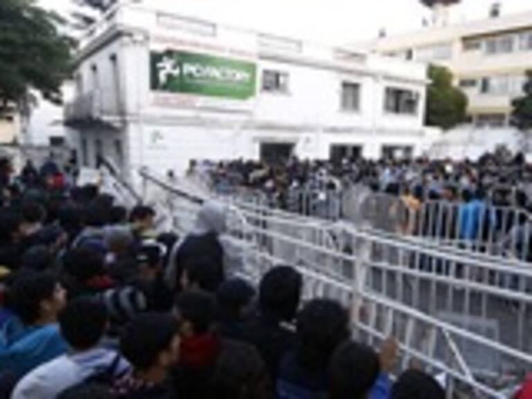 Caos produjo venta de bodega en tienda PC Factory que reunió a más de 3 mil personas