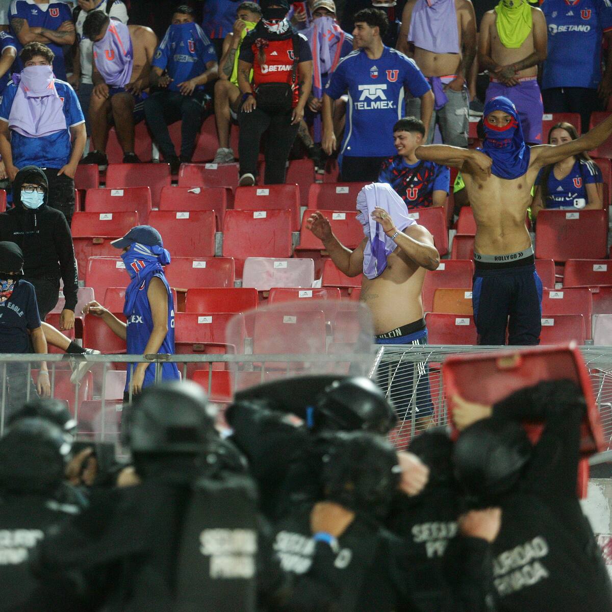 Azul Azul promete penas del infierno para siete nuevos hinchas identificados en desórdenes del pasado viernes ante Audax