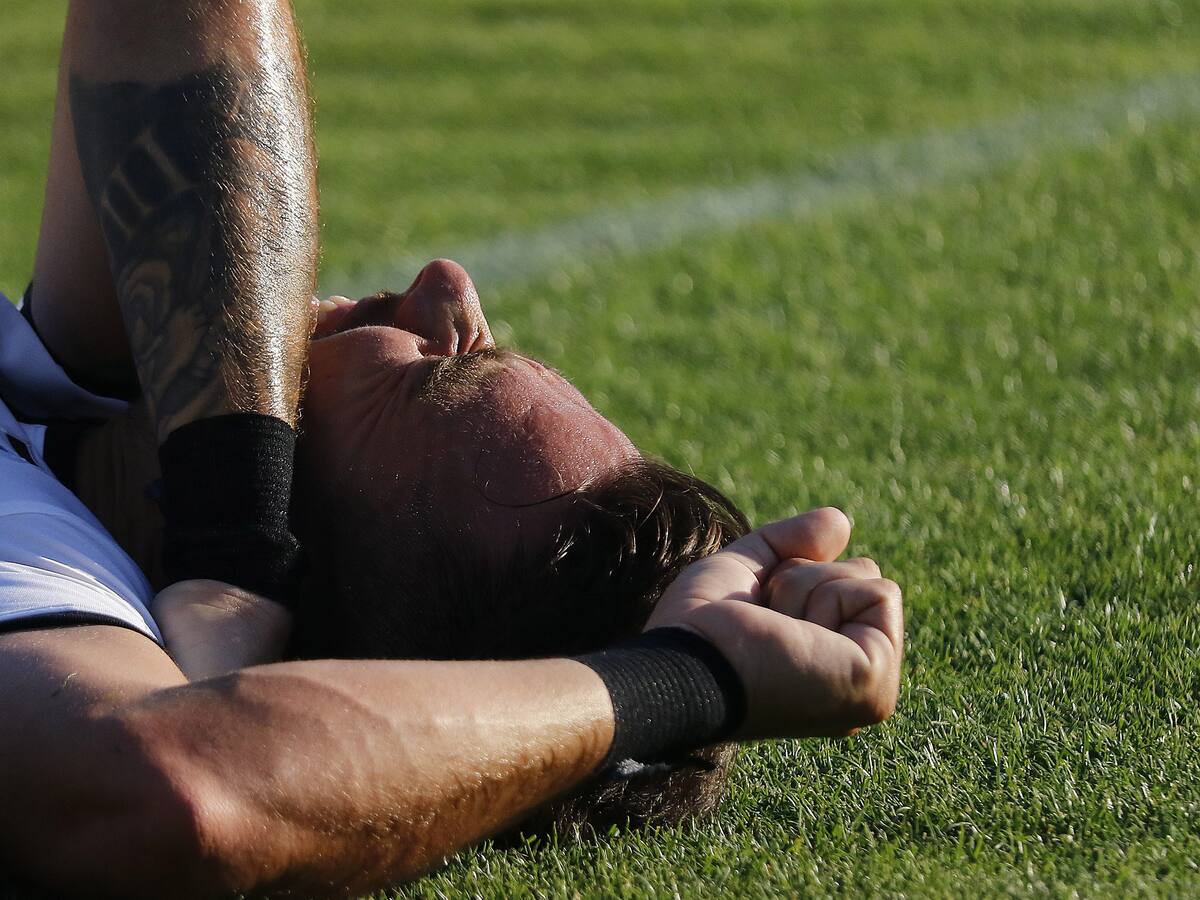 Matías Zaldivia es baja en Colo-Colo para el duelo ante Peñarol por Copa Libertadores