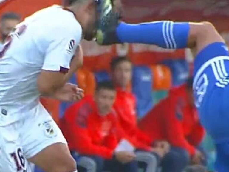 La terrible patada de Marcelo Morales en el rostro de jugador de La Serena que solo le significó tarjeta amarilla