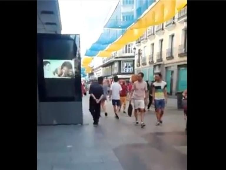 «Hackean» pantalla publicitaria con video pornográfico de «Jordi, el niño polla»