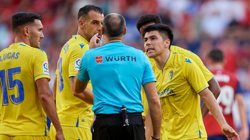 Tomás Alarcón fue expulsado en la derrota del Cádiz ante el Osasuna